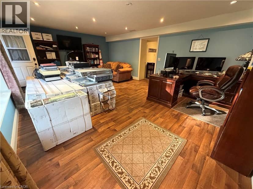63 DUNEDIN Drive — photo 36 of 40