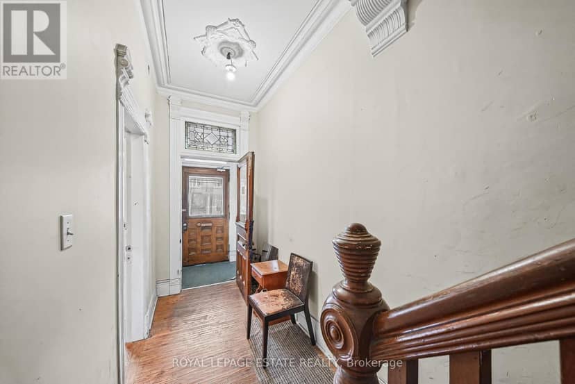 110 Baldwin Street — photo 20 of 40