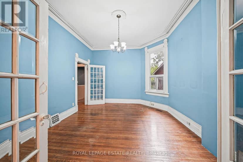 110 Baldwin Street — photo 9 of 40