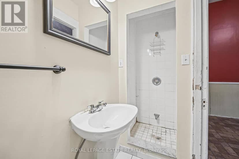 110-112 Baldwin Street — photo 13 of 40