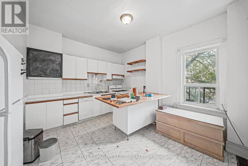 110-112 Baldwin Street — photo 35 of 40
