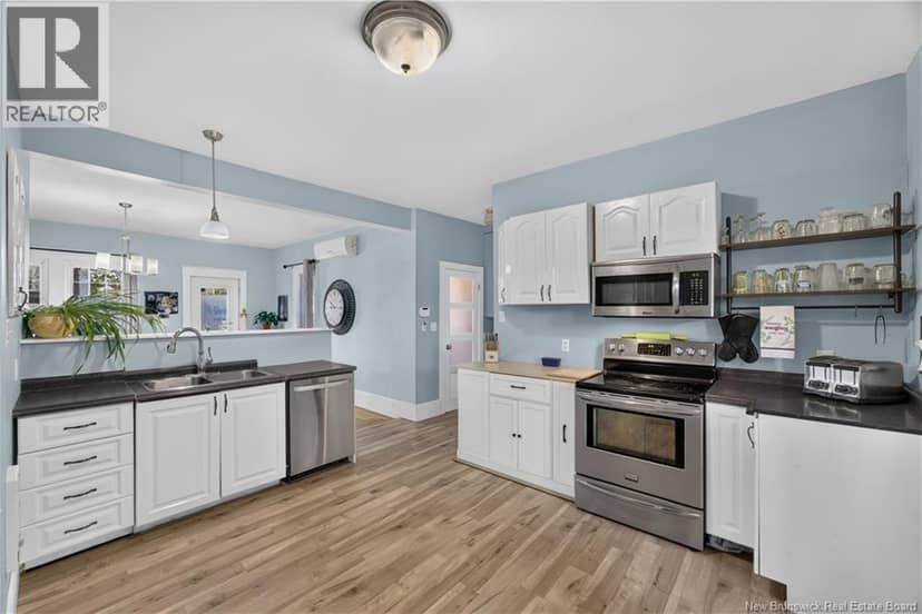 507 King George Hwy — photo 11 of 40
