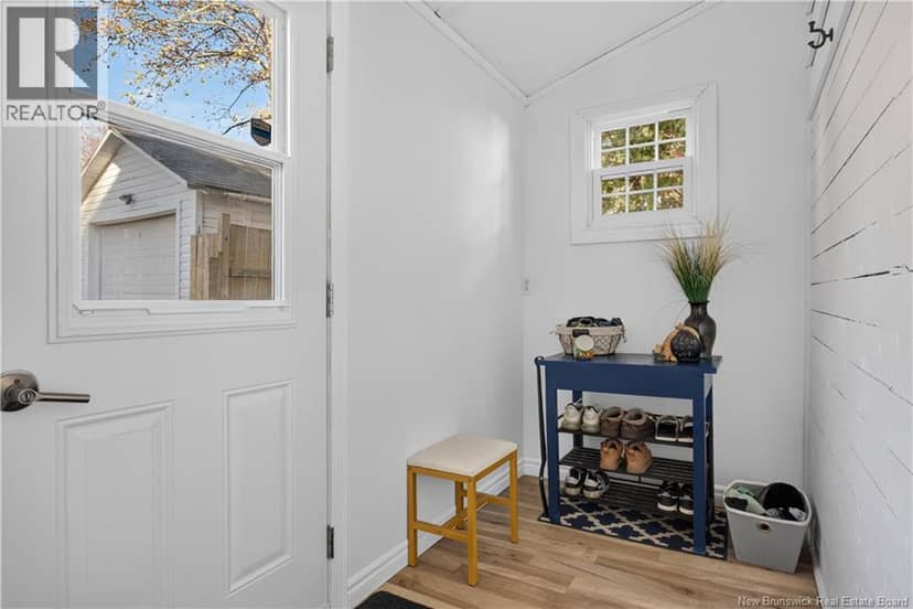 507 King George Hwy — photo 9 of 40