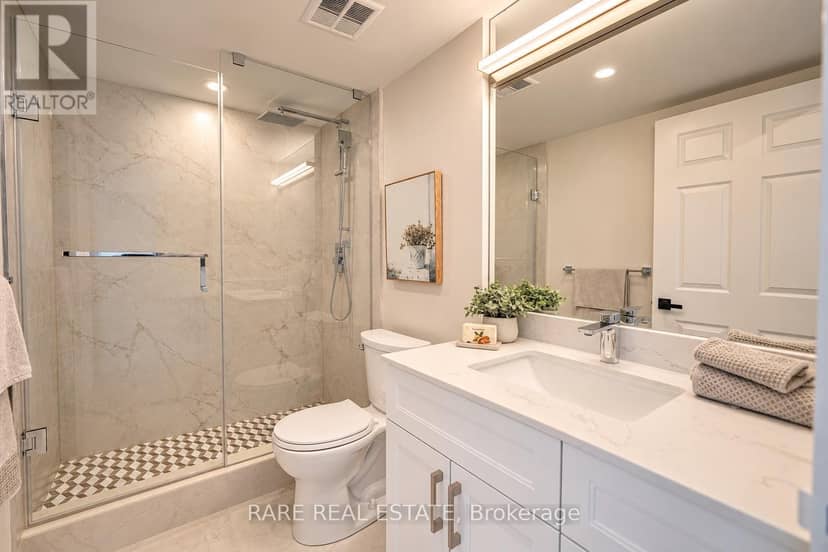 1012 - 7300 Yonge Street — photo 12 of 38