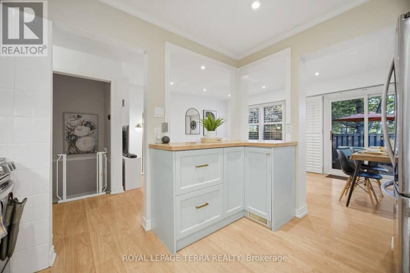 138 - 1951 Rathburn Road E — photo 10 of 40