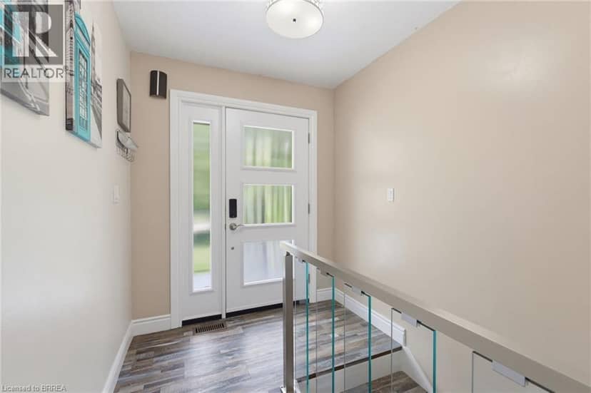 546 GLEN MORRIS Road E — photo 2 of 35