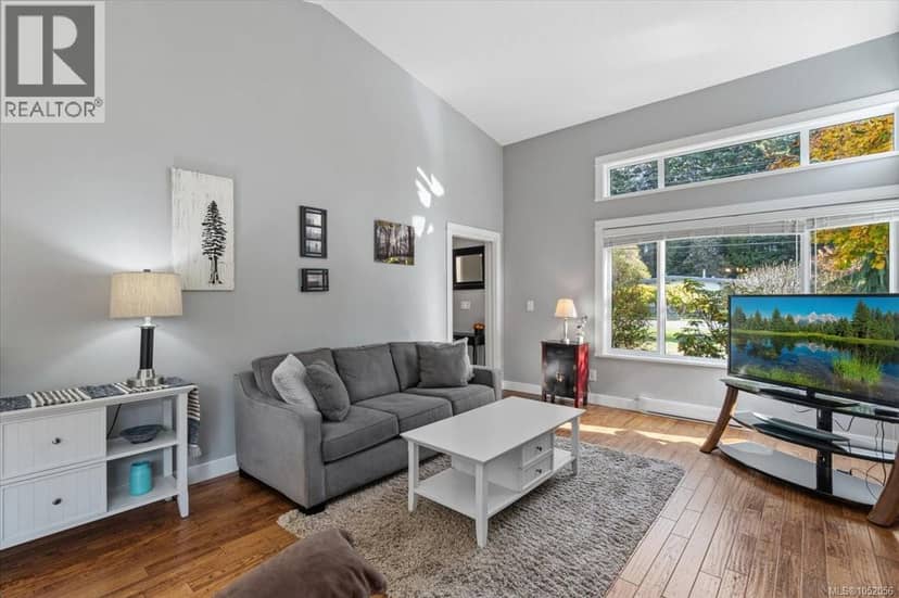 558 Johnstone Rd — photo 11 of 40