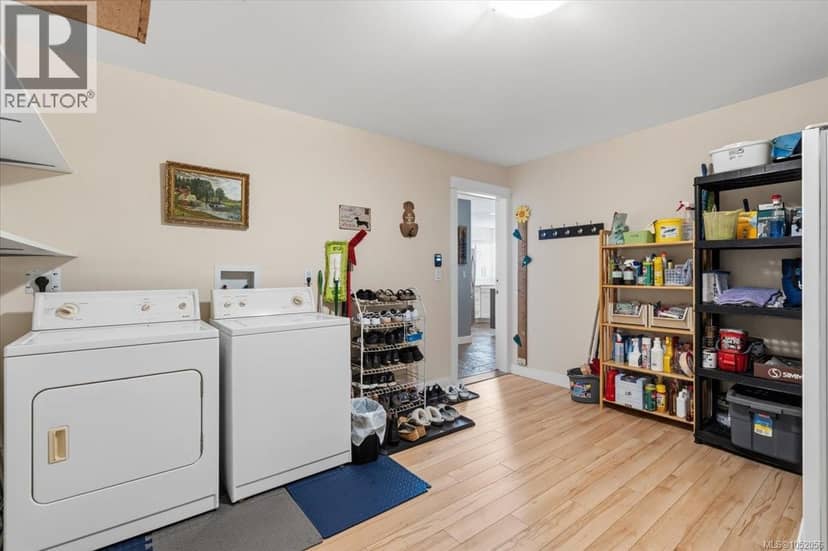 558 Johnstone Rd — photo 31 of 40