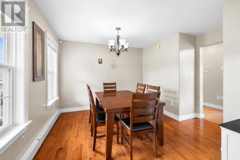 59 SHEFFIELD Crescent — photo 16 of 40