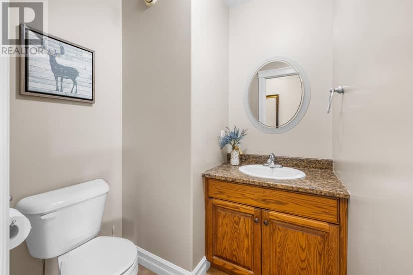 59 SHEFFIELD Crescent — photo 18 of 40
