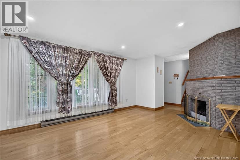 74 Talisman Crescent — photo 8 of 40