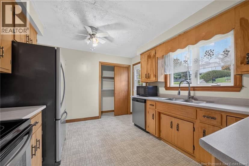 74 Talisman Crescent — photo 11 of 40