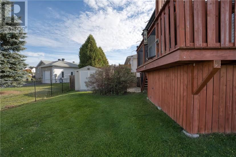 6 Ashgrove — photo 18 of 19