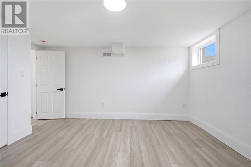 906 Goodview Road — photo 34 of 40