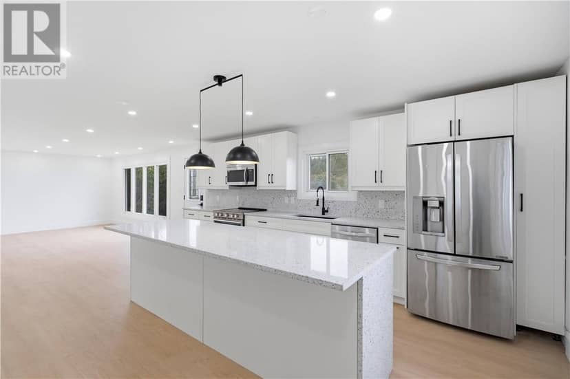 906 Goodview Road — photo 9 of 40