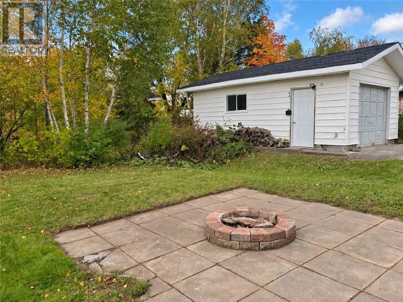 1581 Lakeshore Drive, Val Caron, photo 3