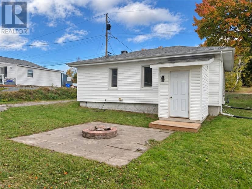 1581 Lakeshore Drive, Val Caron, photo 4