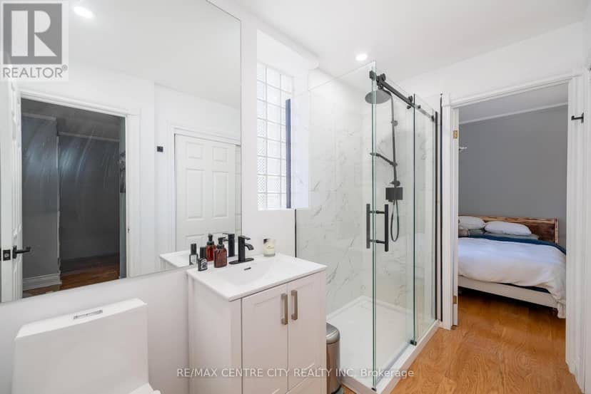 401 - 280 Queens Avenue S — photo 12 of 39