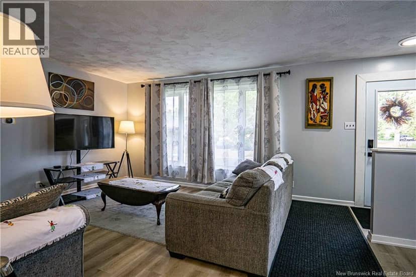 40 Hillcourt Drive — photo 5 of 40
