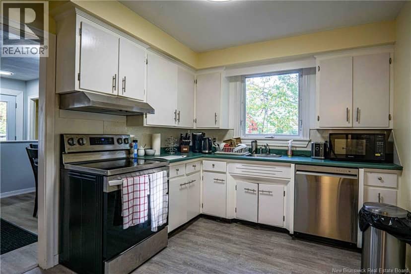 40 Hillcourt Drive — photo 11 of 40