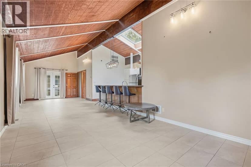 430 WINNIETT Street — photo 3 of 40