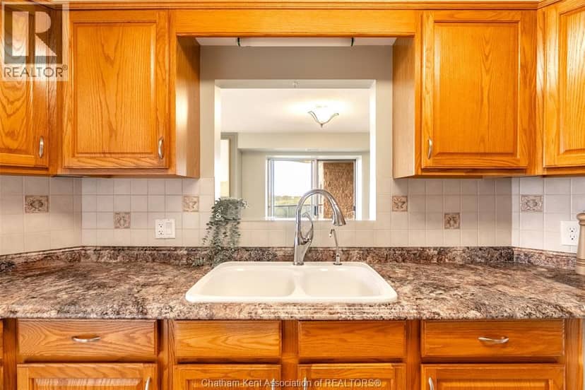 10 Van Allen AVENUE Unit# 903 — photo 11 of 32