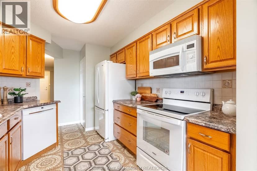 10 Van Allen AVENUE Unit# 903 — photo 12 of 32