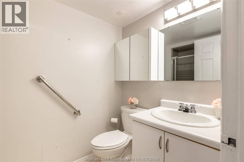 10 Van Allen AVENUE Unit# 903 — photo 9 of 32