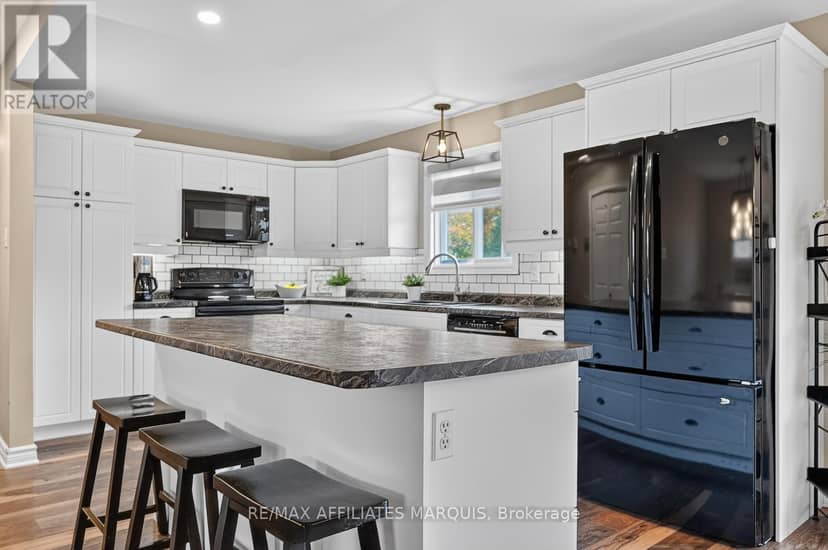 113 Bay Road — photo 14 of 40