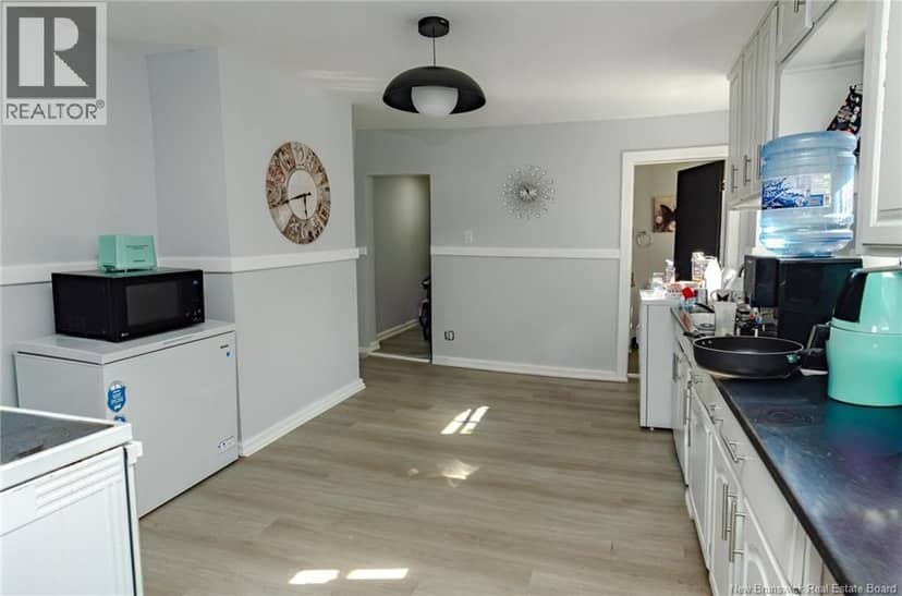 34 Adelaide Street — photo 7 of 13