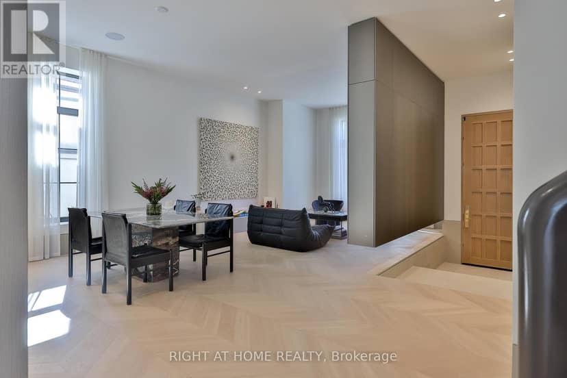 127 Yonge Boulevard, Toronto, photo 3