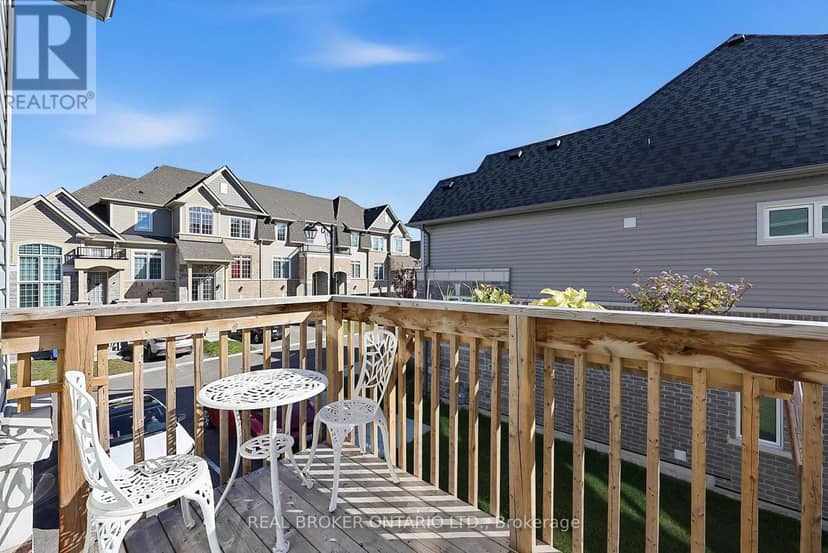 31 Lyall Stokes Circle, East Gwillimbury, photo 6