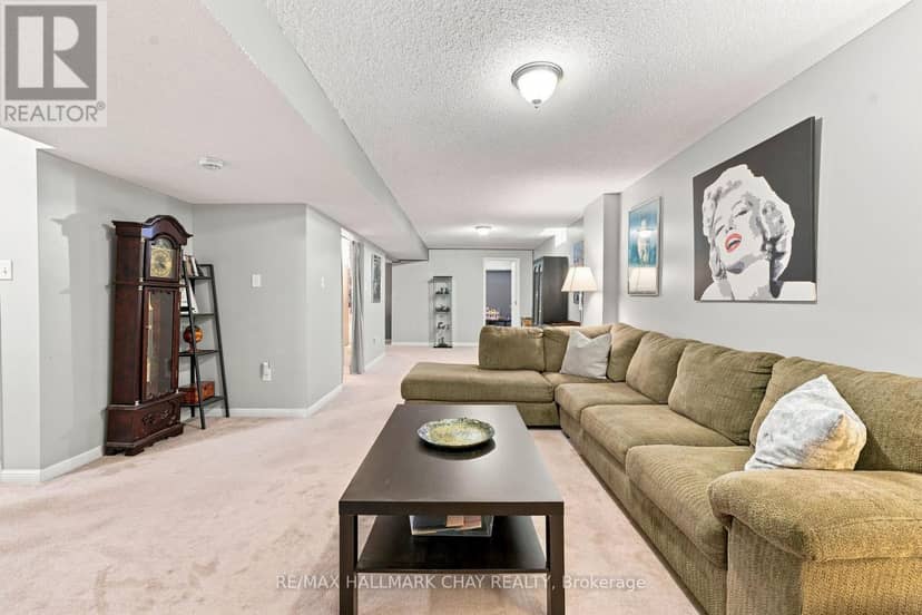 167 The Queensway — photo 20 of 29