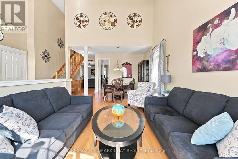 167 The Queensway — photo 7 of 29