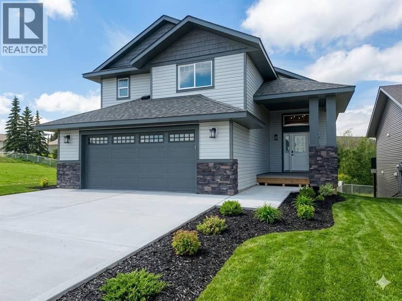 8 Henner's Place, Lacombe, photo 2
