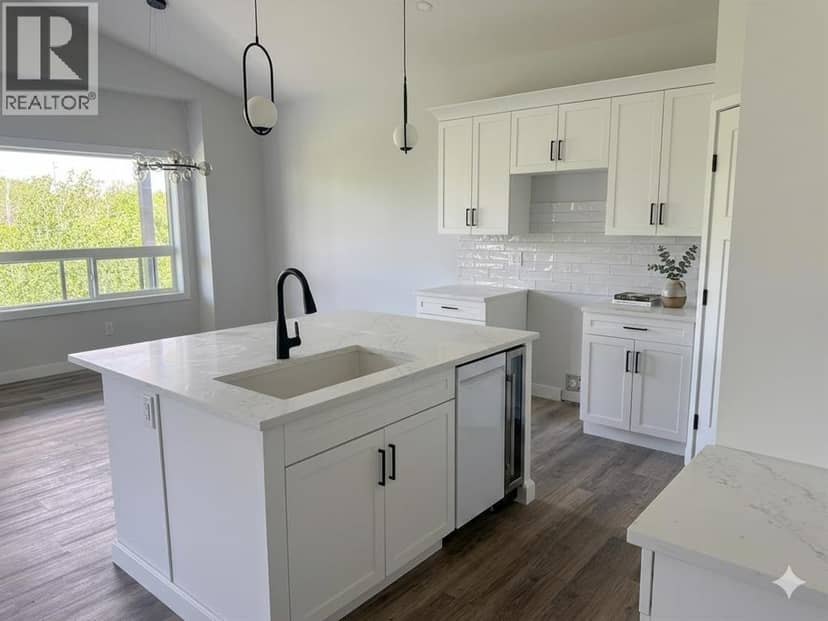 8 Henner's Place — photo 17 of 35