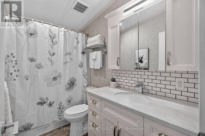 5 Oak Street - 4449 Milburough Line — photo 25 of 37