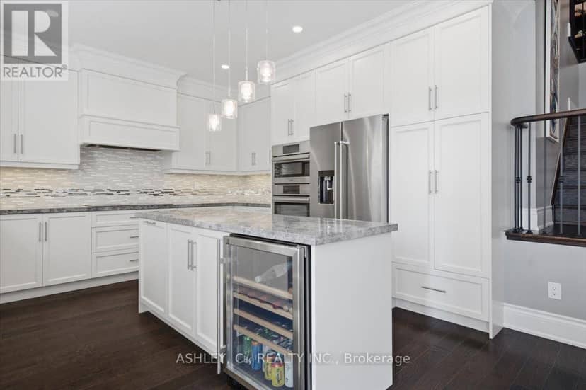 2177 Vineland Crescent — photo 11 of 40