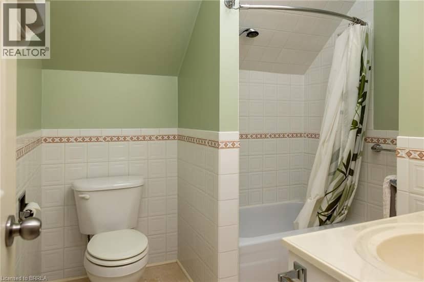 60 SIMCOE Street — photo 21 of 24