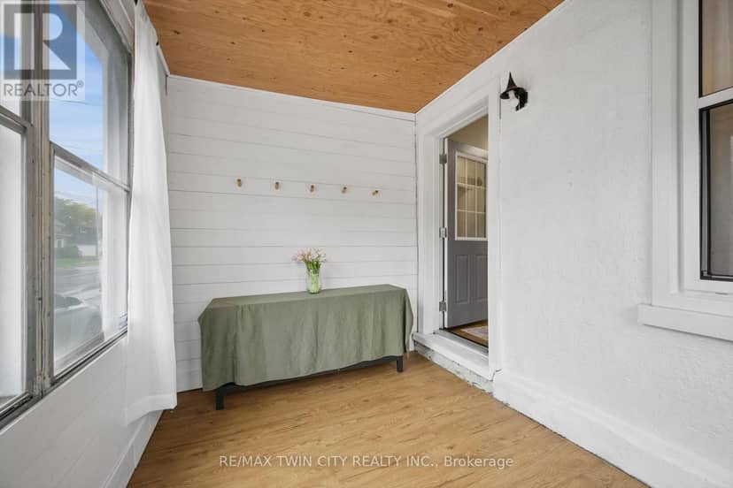 29 Victoria Avenue — photo 5 of 40