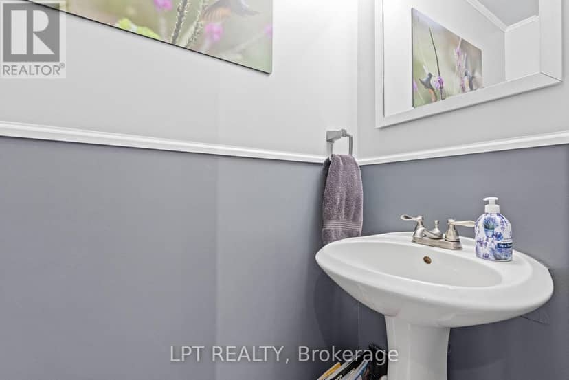 16 - 433 May Street — photo 16 of 38