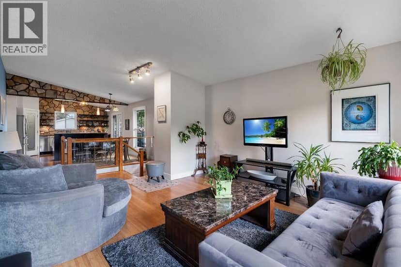 6316 Crowchild Trail SW — photo 14 of 40