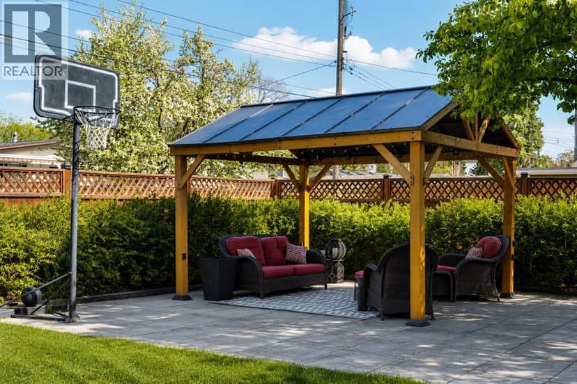 6316 Crowchild Trail SW — photo 36 of 40