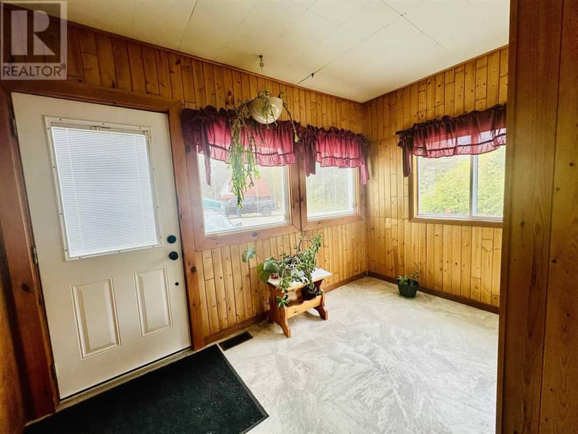 16 Ski Hill RD — photo 11 of 36
