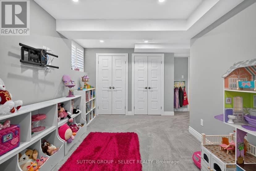 1042 Melsetter Way — photo 35 of 40