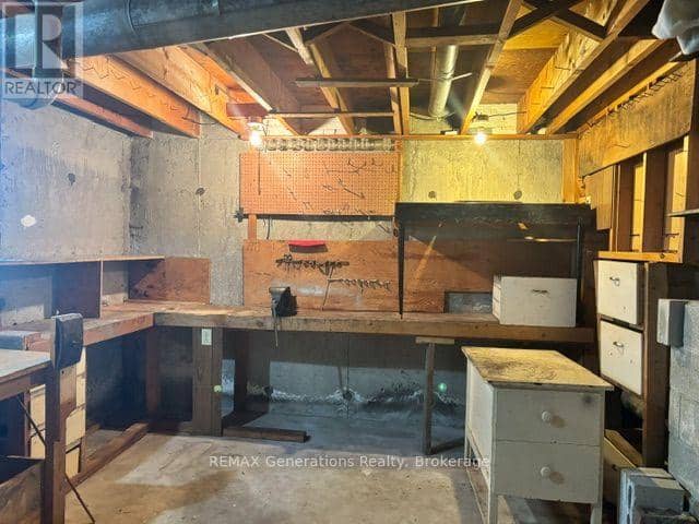 91 Junot Avenue N — photo 10 of 12