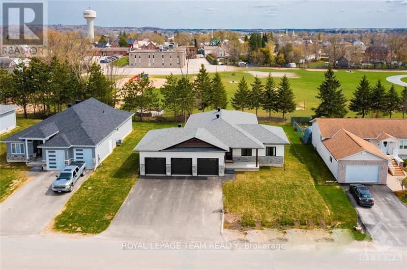 13 Morrison Drive — photo 2 of 36