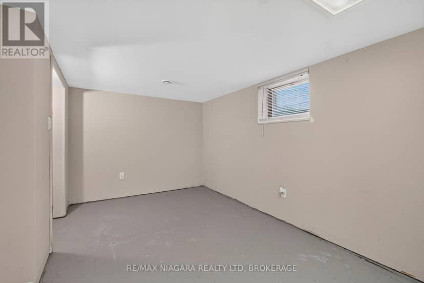 5657 Prince Edward Avenue — photo 30 of 40