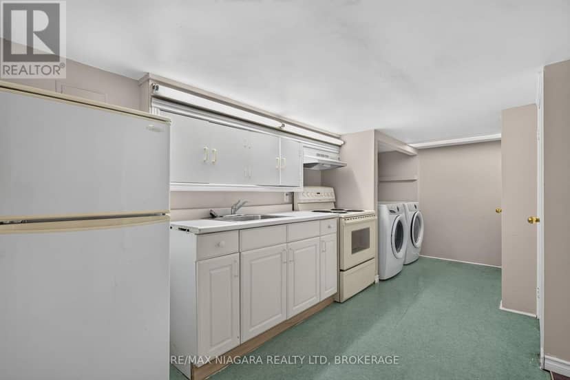 5657 Prince Edward Avenue — photo 32 of 40