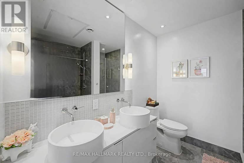 PH2 - 185 Roehampton Avenue — photo 16 of 40